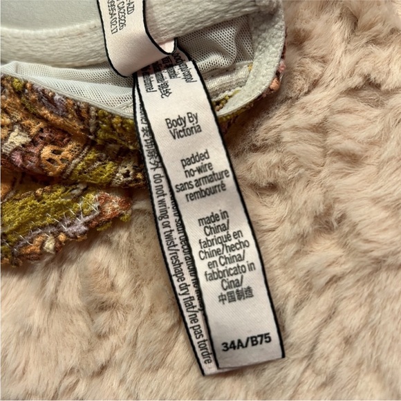 Body By Victoria Padded Wireless Bra - 34A - Picture 8 of 8